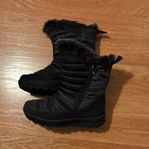 Women's Black Winter Boots with Faux Fur Lining
